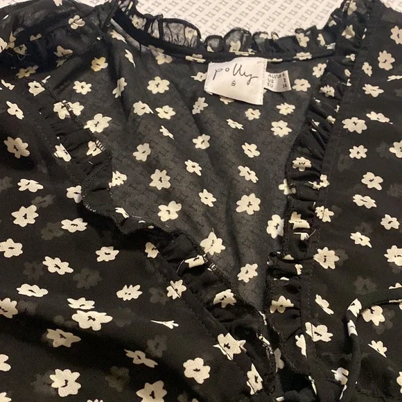 Princess Polly Top size 2 - Picture 2 of 3